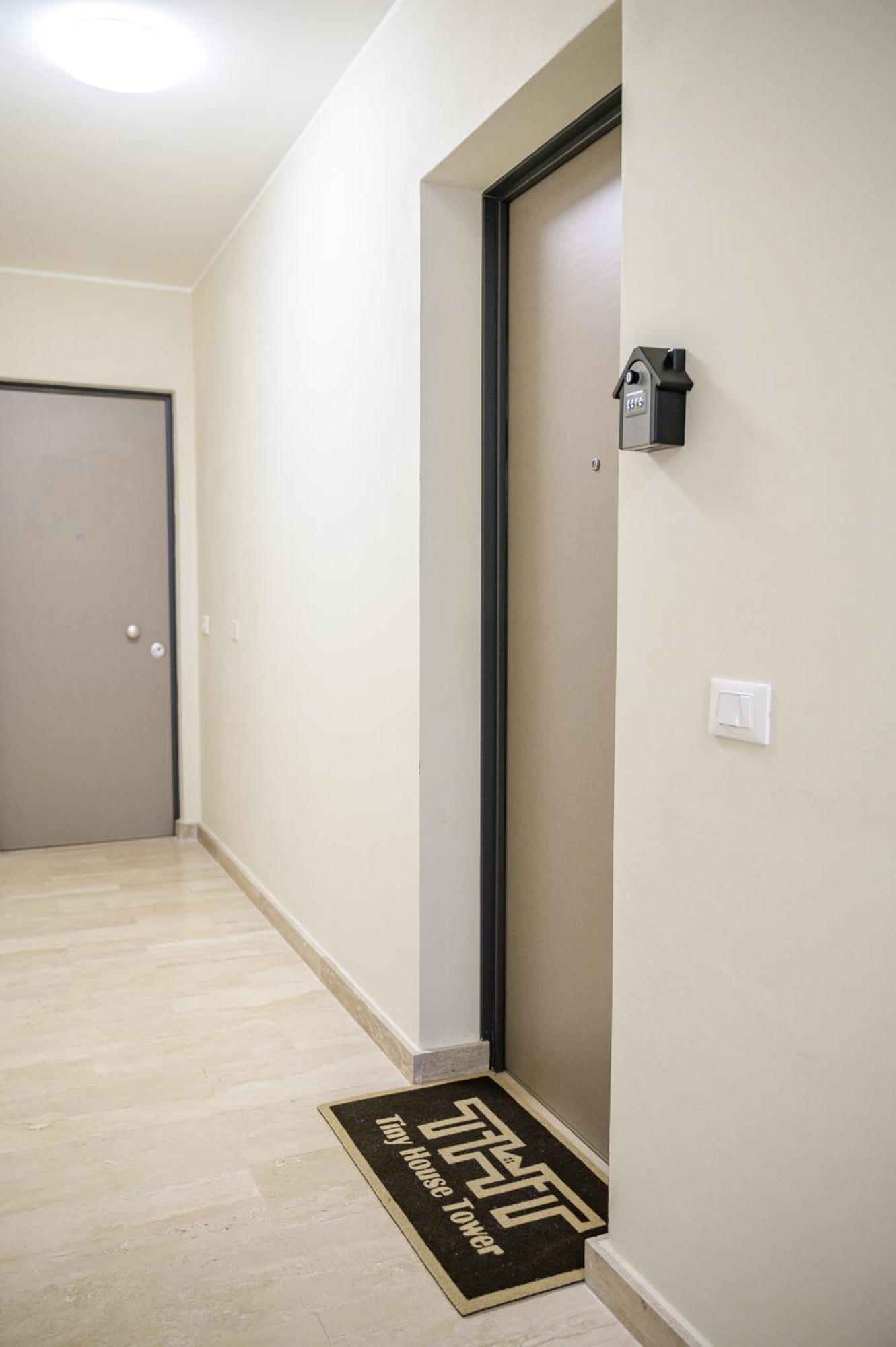 Tiny House Tower Apartment Fidenza Exterior photo